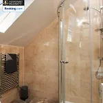 Holiday home Cosy 4bedroom House Near Centre By Homebird Management Short Lets & Serviced With Private Parking & Garden