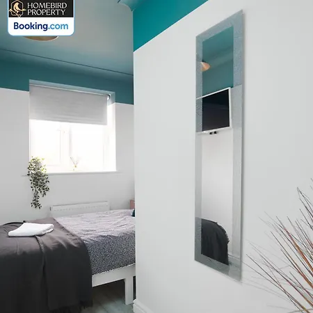 Cosy 4bedroom House Near Centre By Homebird Management Short Lets & Serviced With Private Parking & Garden לידס